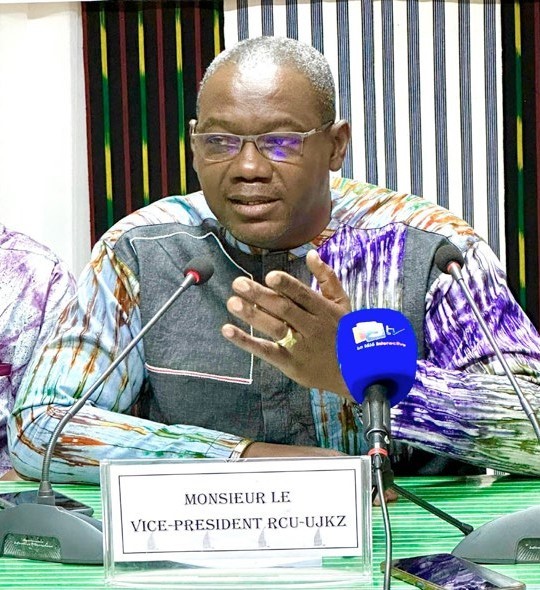 Le Vice-Président chargé de la Recherche et de la Coopération Universitaire, Professeur Adama SANOU, prononçant le discours de clôture