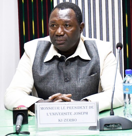 Le Président de l'Université Joseph KI-ZERBO, Pr Antoine BERE, juste avant son allocution d'ouverture